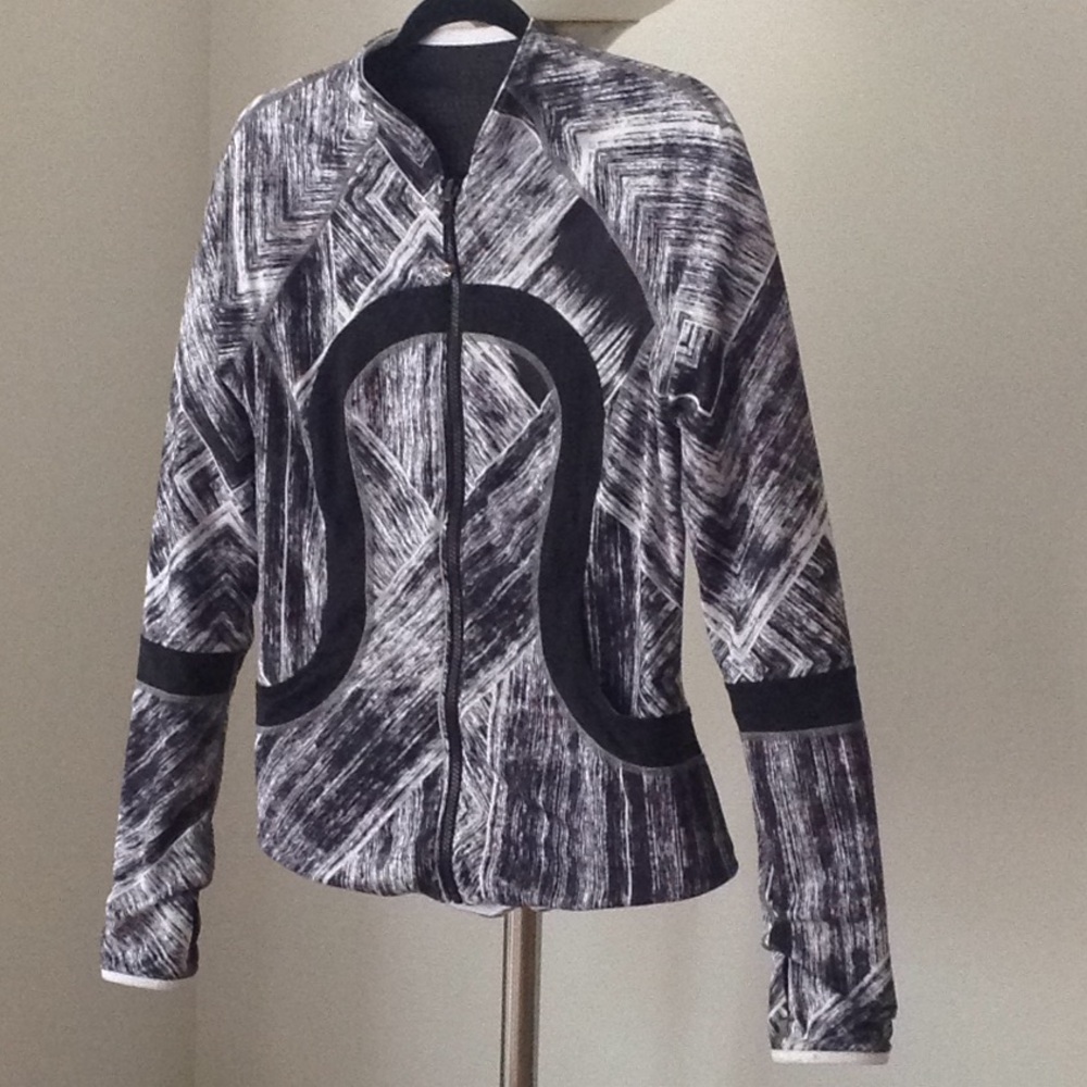 🔴 Lululemon - Reversible Fitted Art & Dots Jacket